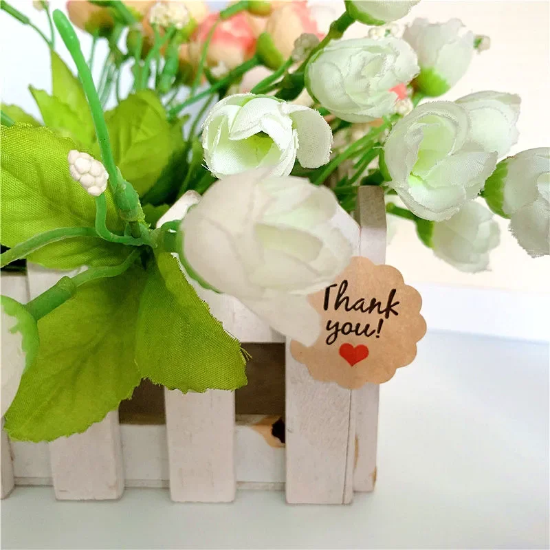 100pcs/Lot Thank you With Red Heart  Kraft Label Sticker DIY Hand Made For Gift Cake Baking Sealing Sticker