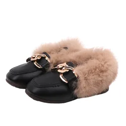 Scarpe invernali in cotone per bambini Warm Plush Fluffy Fur Girls Flats mocassini per bambini con catene in metallo moda comoda scarpa per bambini