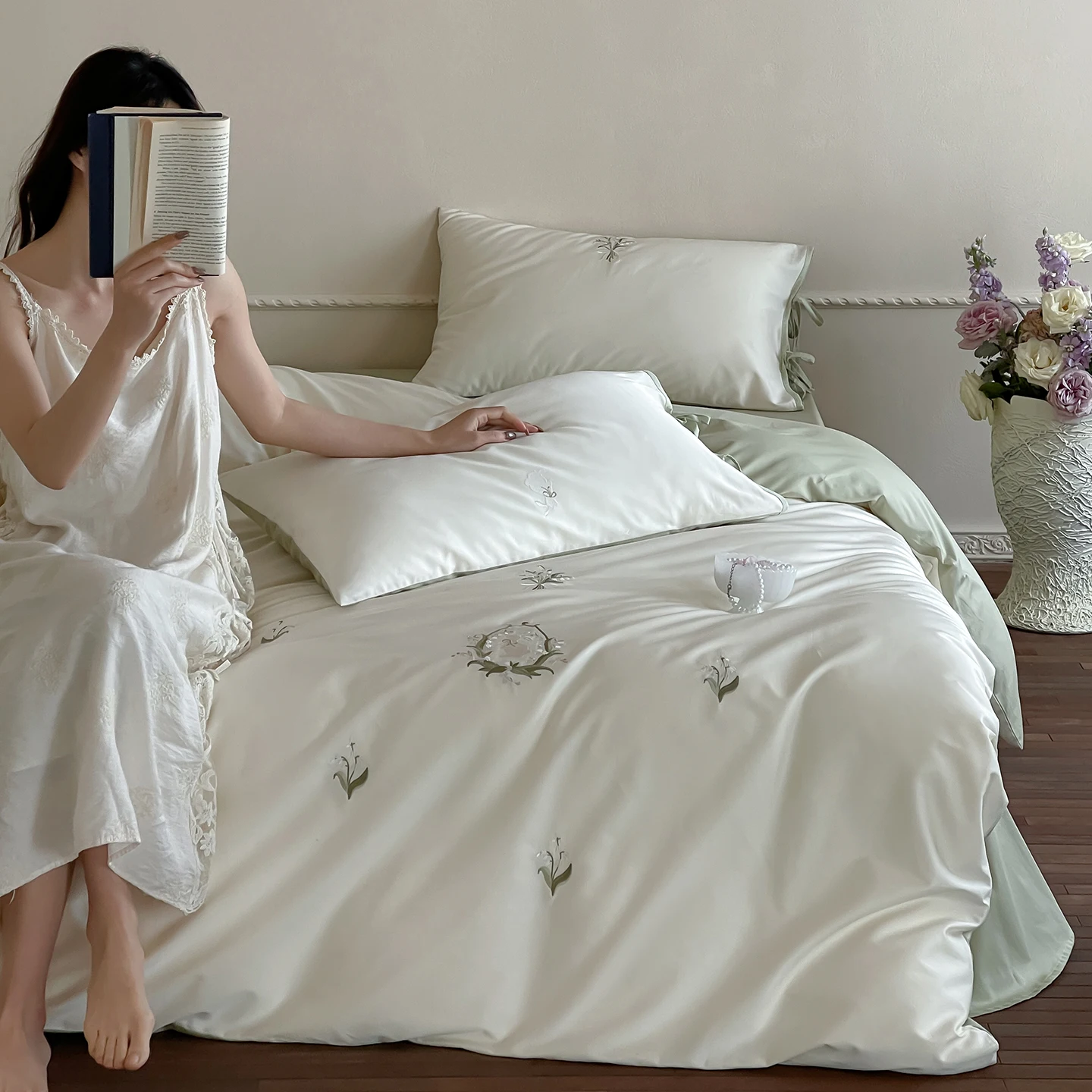 Premium 600TC Long-staple Cotton Lily of the Valley Embroidery Bedding Set Duvet Cover Flat/Fitted Bed Sheet Pillowcases 4Pcs