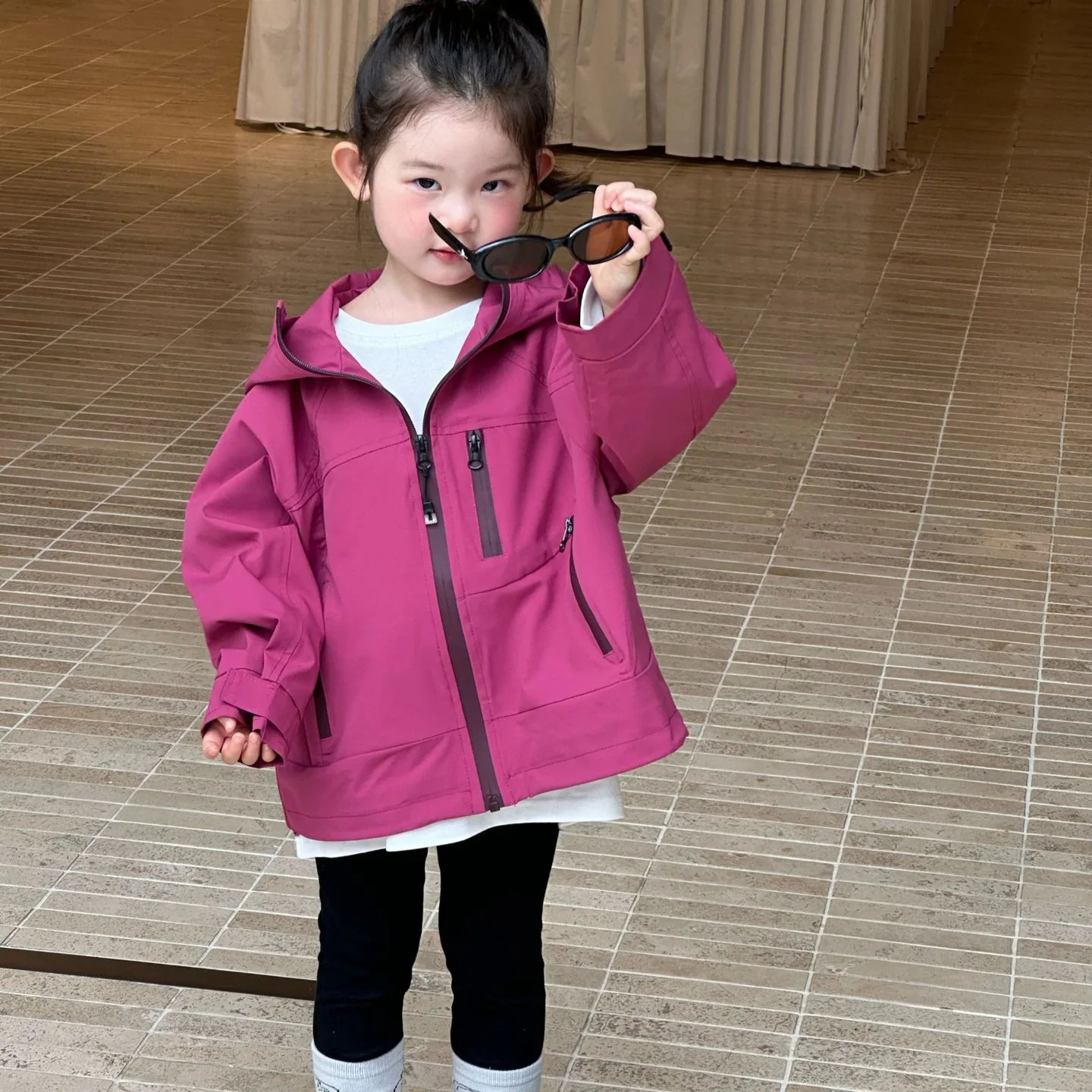 Girls Set 2025 Autumn New Korean Version Fashionable and Stylish Outdoor Hooded Jacket Base Shirt Leggings Three Piece Set