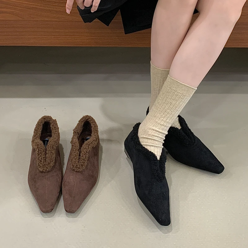 

SUOJIALUN Winter New Women Flat Shoes Fashion Warm Plush Ladies Elegant Boat Shoes Round Toe Slip On Outdoor Dress Single Shoes