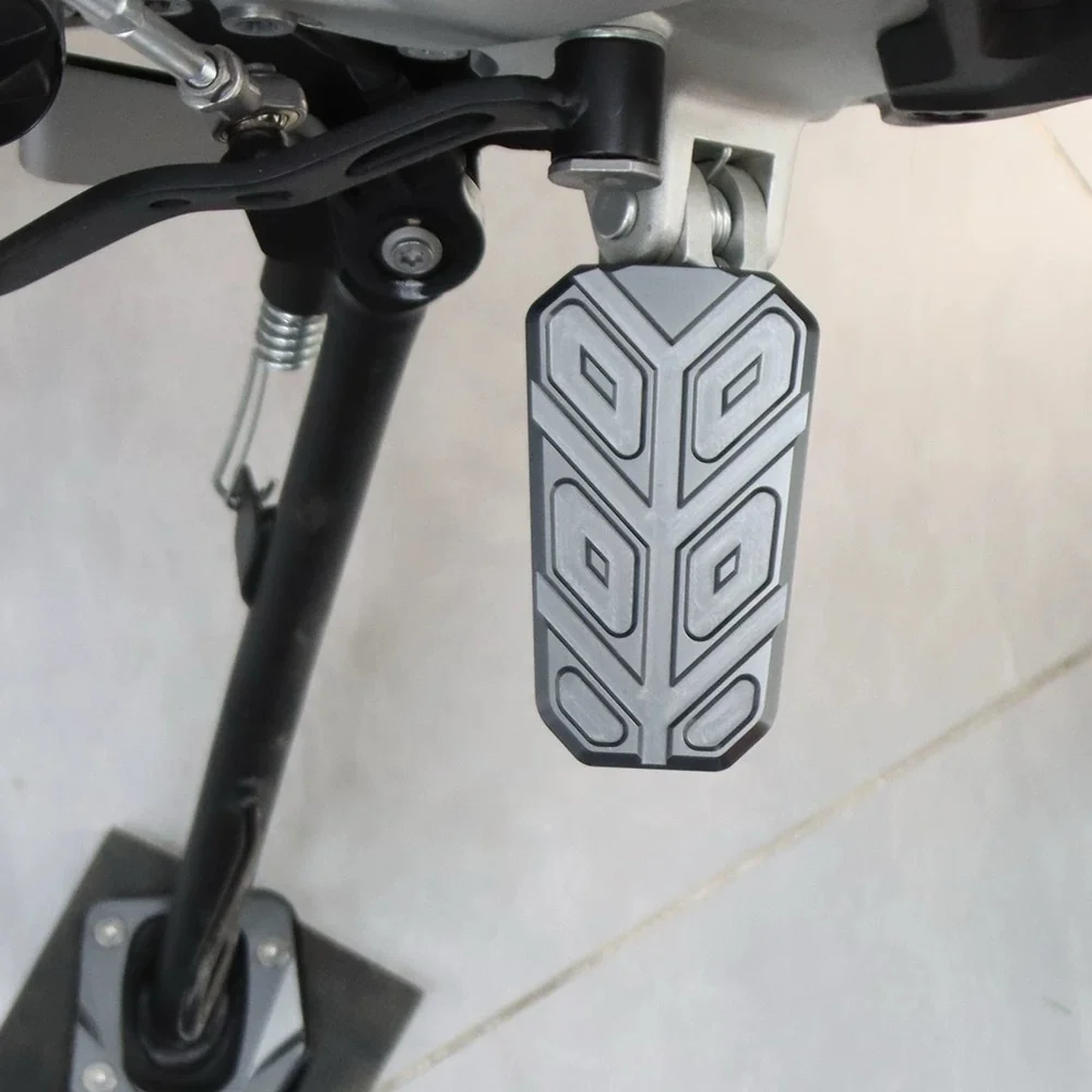 【Good quality】For VOGE DS900X, enlarged front and rear pedals, non-slip and enlarged seats, customized widened brakes
