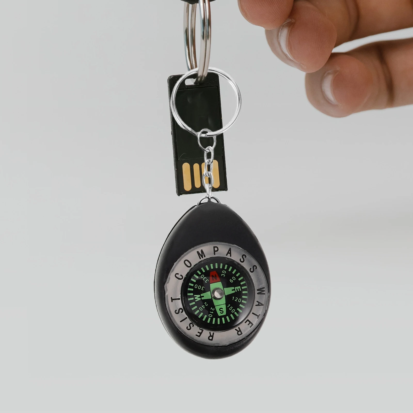 

10pcs Mini Keychain Durable Portable Pocket Survival Hiking Camping Outdoor Kids Small Metal Compass Pendant Party Favors Bright