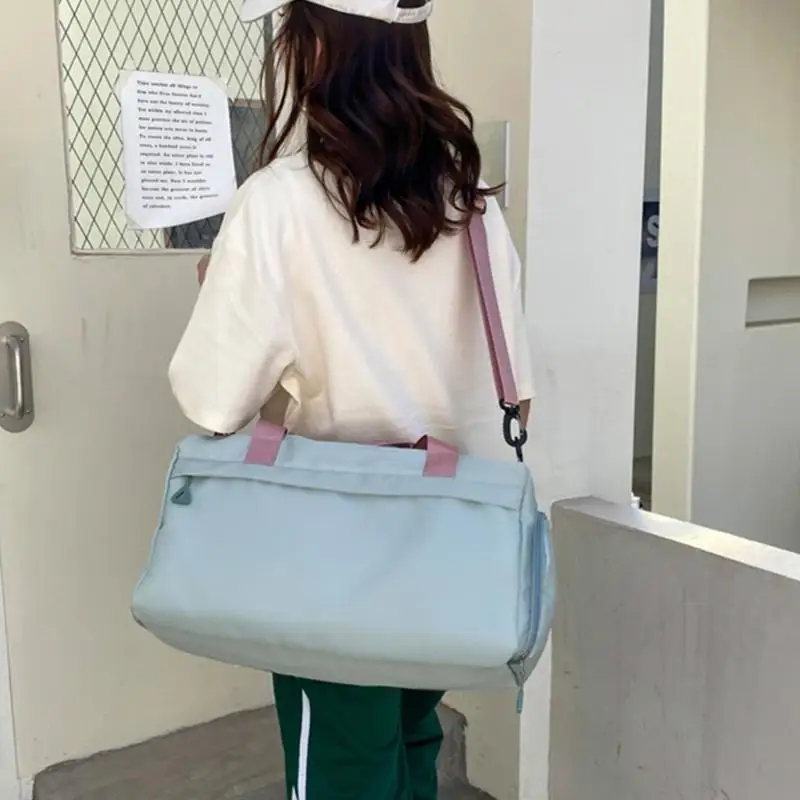  Sports and Travel Bag Fashion Fitness Bag Gym Bag Sport Bag Training Bag Business Trip Bag Large Capacity Overnight Bag