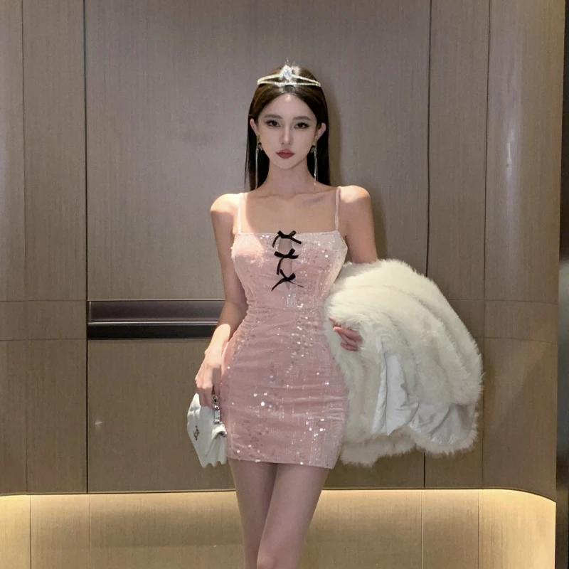

Женское шикарное платье Y2k, модное сексуальное облегающее мини-платье на бретельках без рукавов, с вырезом лодочкой и блестками, элегантное Дамское Платье, новинка 2024