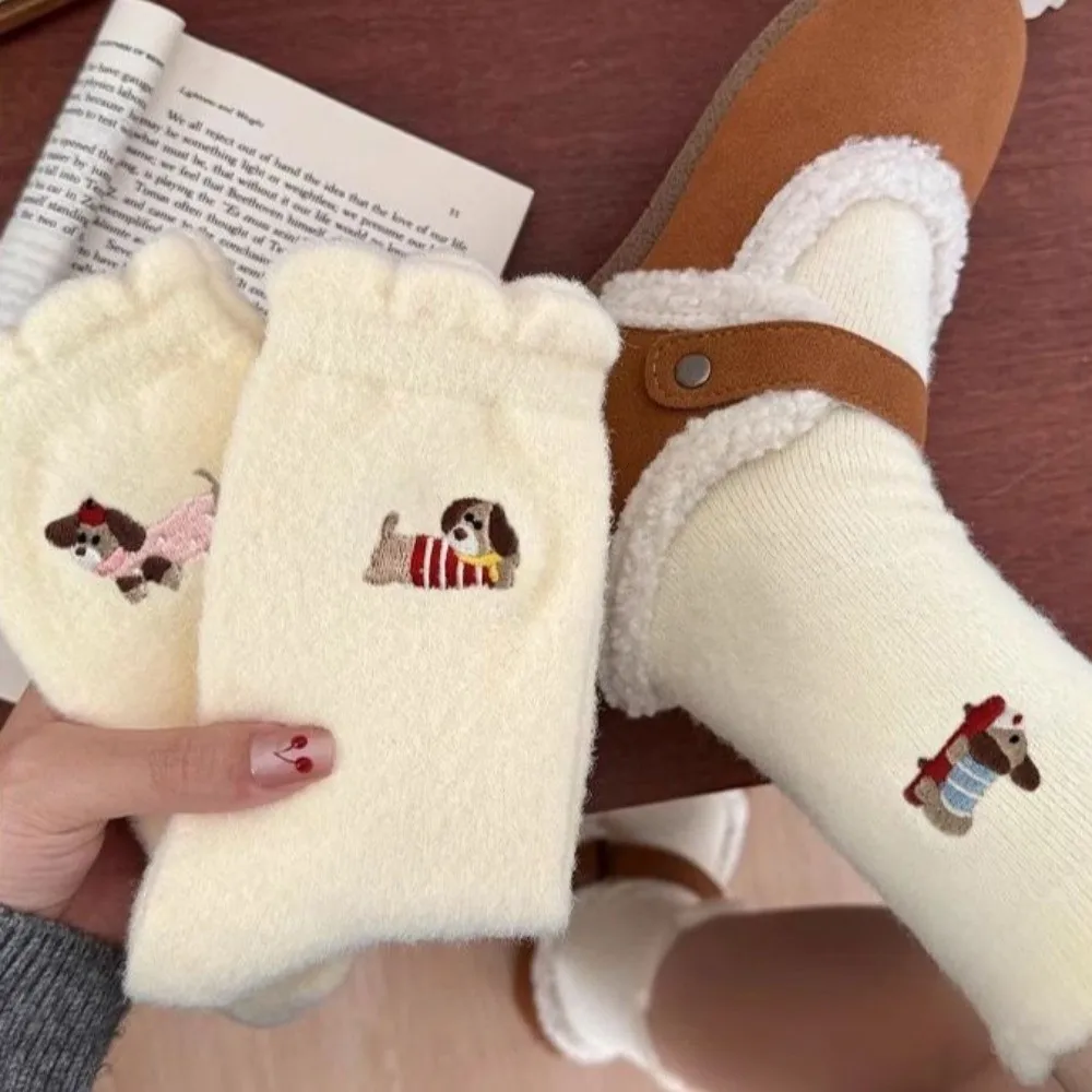 5 أزواج من الجوارب الشتوية للكلاب الألمانية سميكة غير قابلة للانزلاق جورب كلب كرتوني دافئ حراري قابل للتنفس جوارب منتصف العجل للطقس البارد