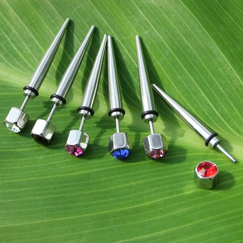 

1 Piece Punk Long Spike Cone Stud Earrings Shiny Rhinestone Stainless Steel Earrings For Men Women Jewelry