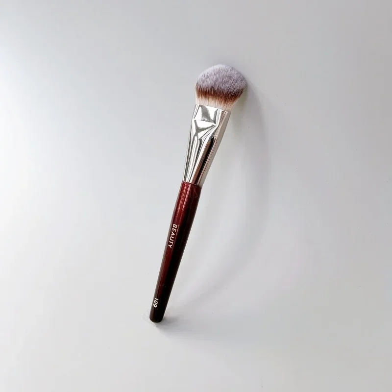Mini CONTOURED FOUNDATION Brush 109 Make-upborstel Gezichtsborstel voor vloeibare of crème Foundations Bronzer Blush Highlighter