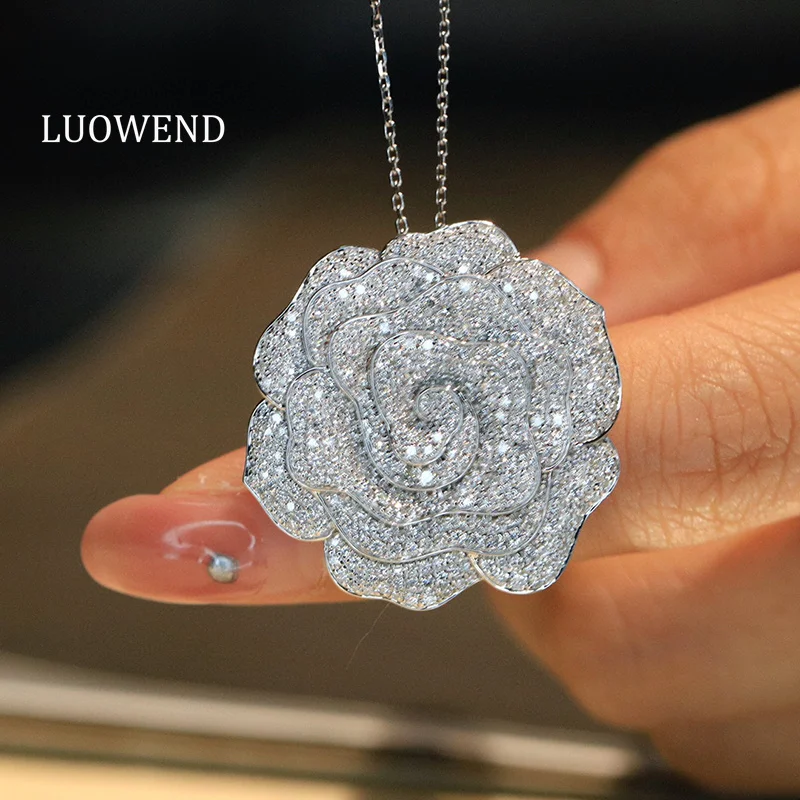 

LUOWEND 100% 18K White Gold Necklace Women Luxury Flower Shape 1.70carat Real Natural Diamond Necklace or Brooch Fine Jewelry