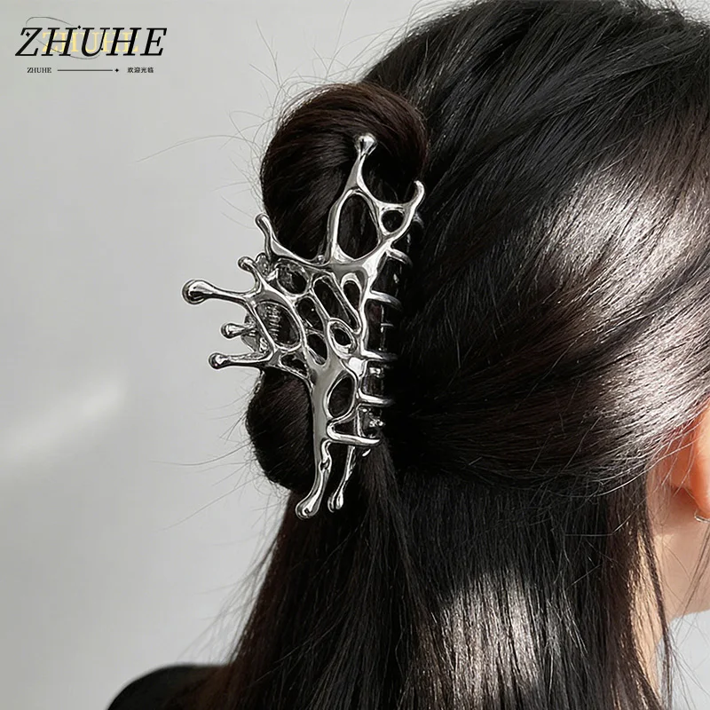 

Women's Copper Jewelry Accessory, Irregular Liquid Metal Hollow Hair Claw, Y2K Punk Geometric Shark Clip, Gothic Avant-Garde Hai