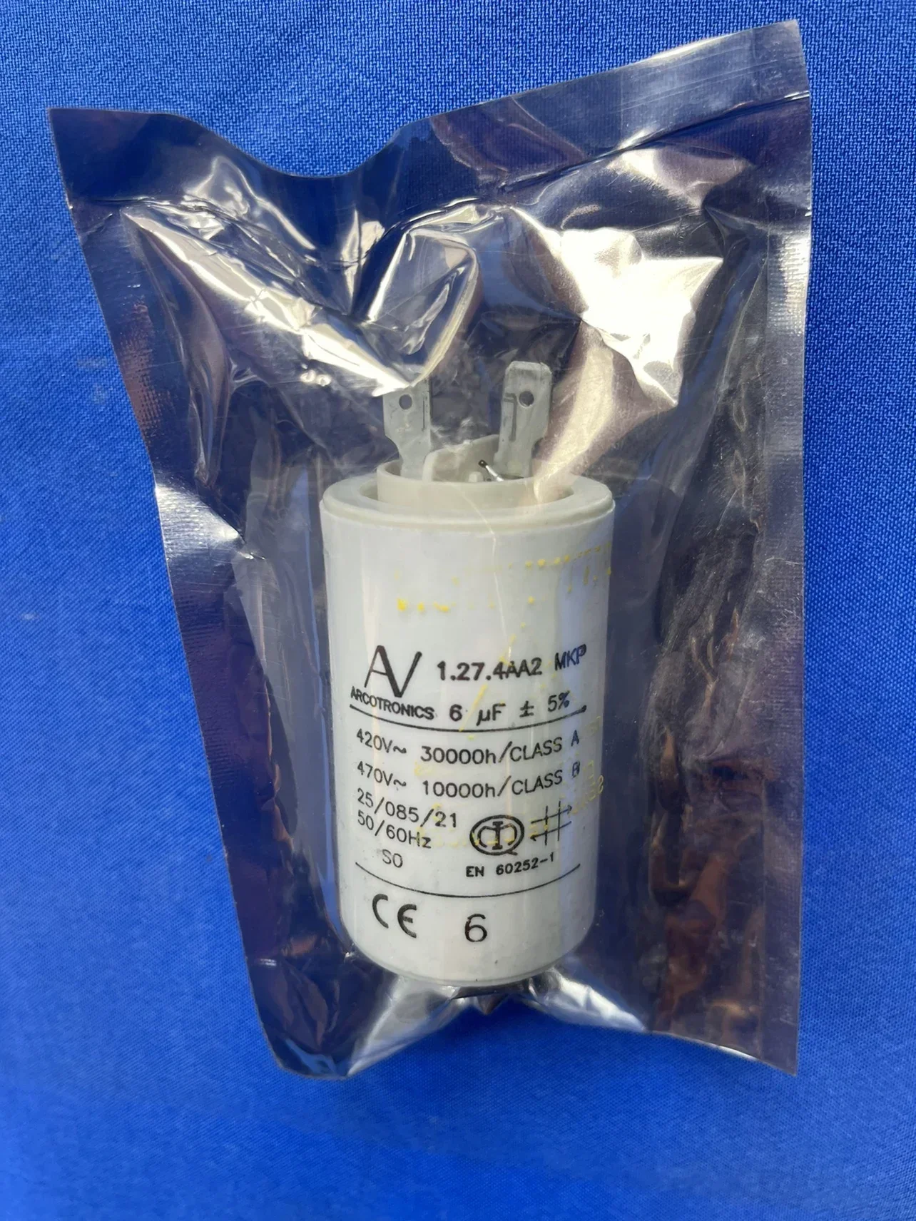 

Original 6uFAV1.27.4AA2MKP420V470V ABB ACS800 frequency converter fan starting capacitor 5UF