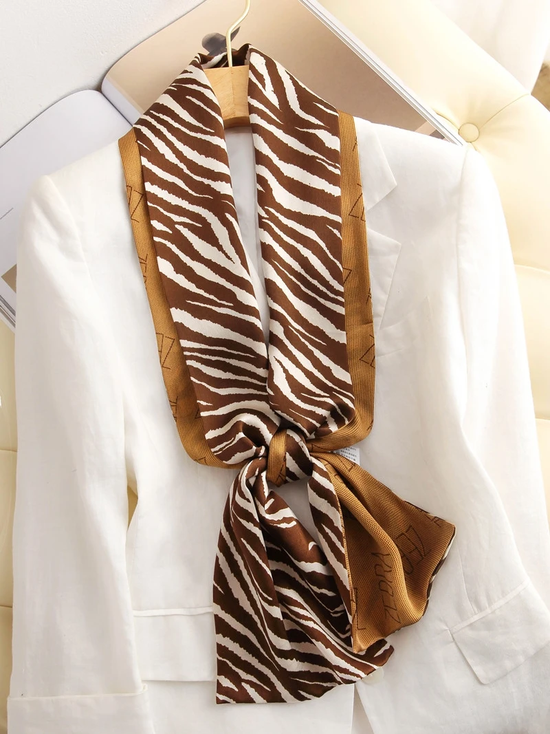 ファッショナブルなゼブラストライプ文字入り両面シルクスカーフ春秋用二層マルベリーシルク細長いネックスカーフ
