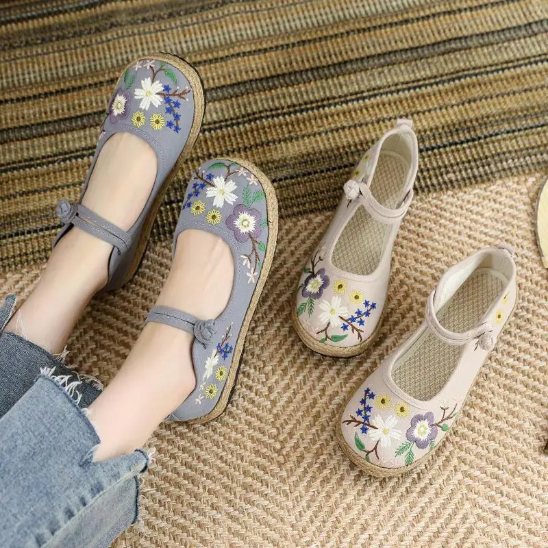 Size 35-40 Old Beijing Cloth Shoes Embroidered Ethnic Style Chinese Women Shoes For Hanfu