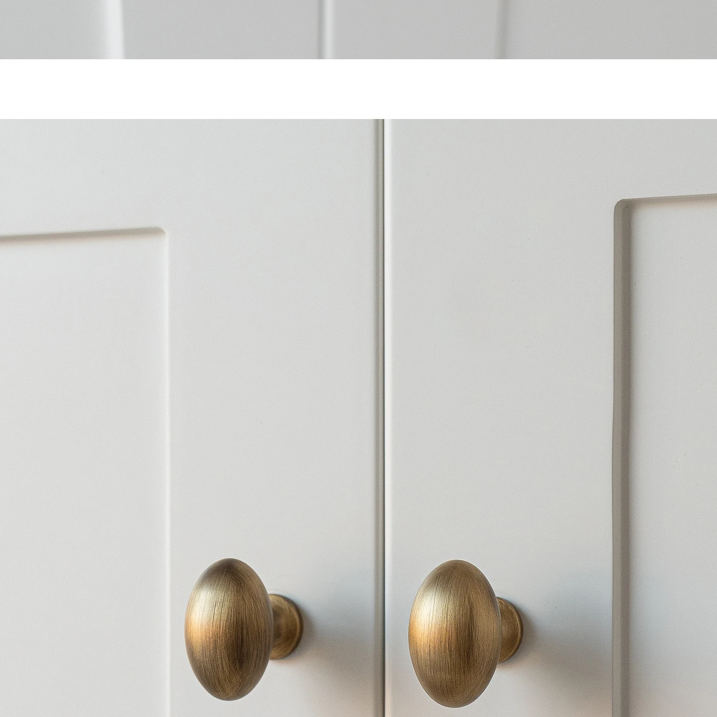 Antique brushed brass single-hole cabinet knob 12