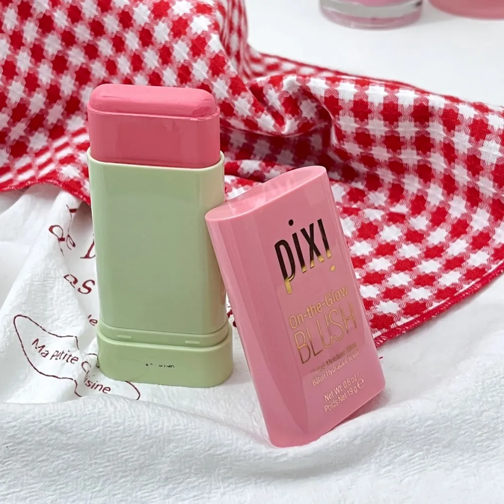 Pixi Functional Blush Stick Makijaż do twarzy Wodoodporny Łatwy w aplikacji Kremowy róż do policzków o wysokiej pigmentacji Rozjaśniający odcień skóry