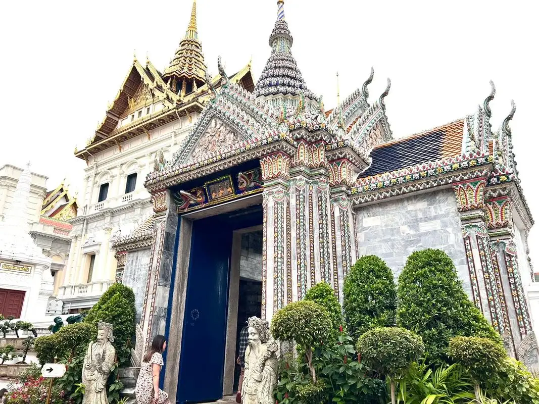 

12V 24V 48V 5000W 8KW 10KW 10000W MPPT Hybrid Wind Solar Charge Controller Wind Turbine PV System Regualtor For Home Battery