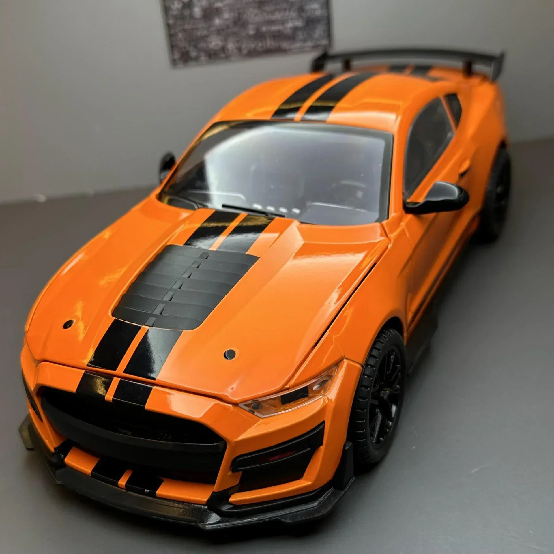 Large 1:18 Ford Mustang GT500 Miniatures Alloy Diecast Metal Vehicle Model Desk Desktop Collection Decorative Hobby Ornaments