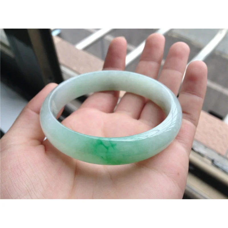 

Myanmar Jade Ice-like Yang Green Floating Flower Oily Smooth Bracelet