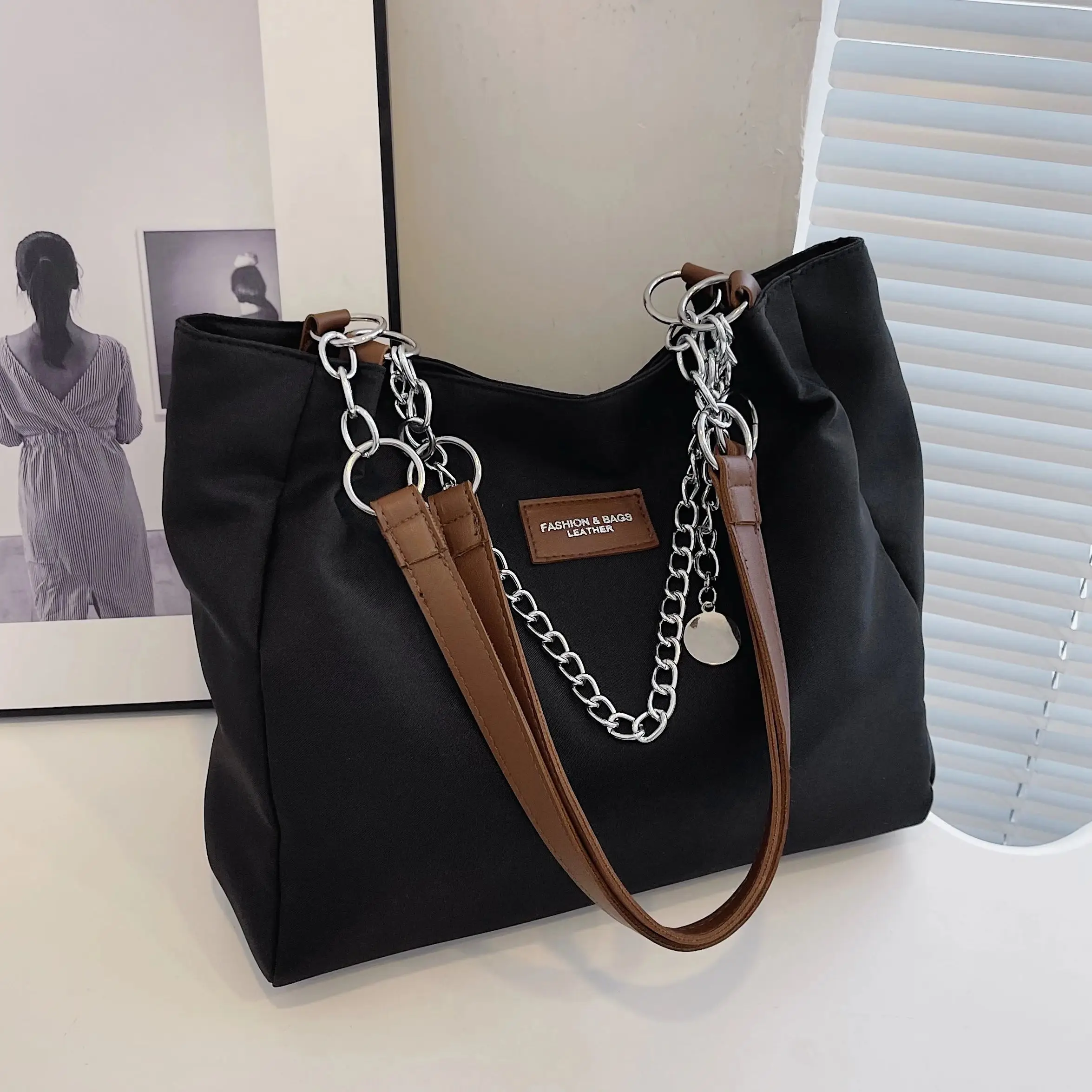 1pc Ladies fashion Large Capacity Shoulder Tote Bag Nylon Cloth with Pu Women's Bag Mommy Bag Suitable for Daily Commuting