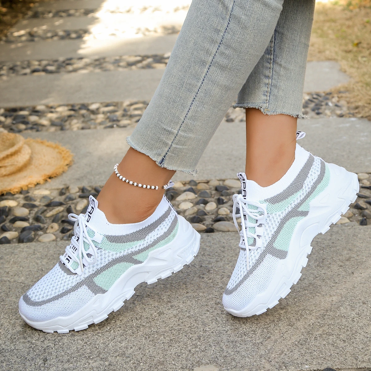 أحذية رياضية نسائية محبوكة بأل - مراجعة Knit Fabric Lace Up Sneakers وسعره