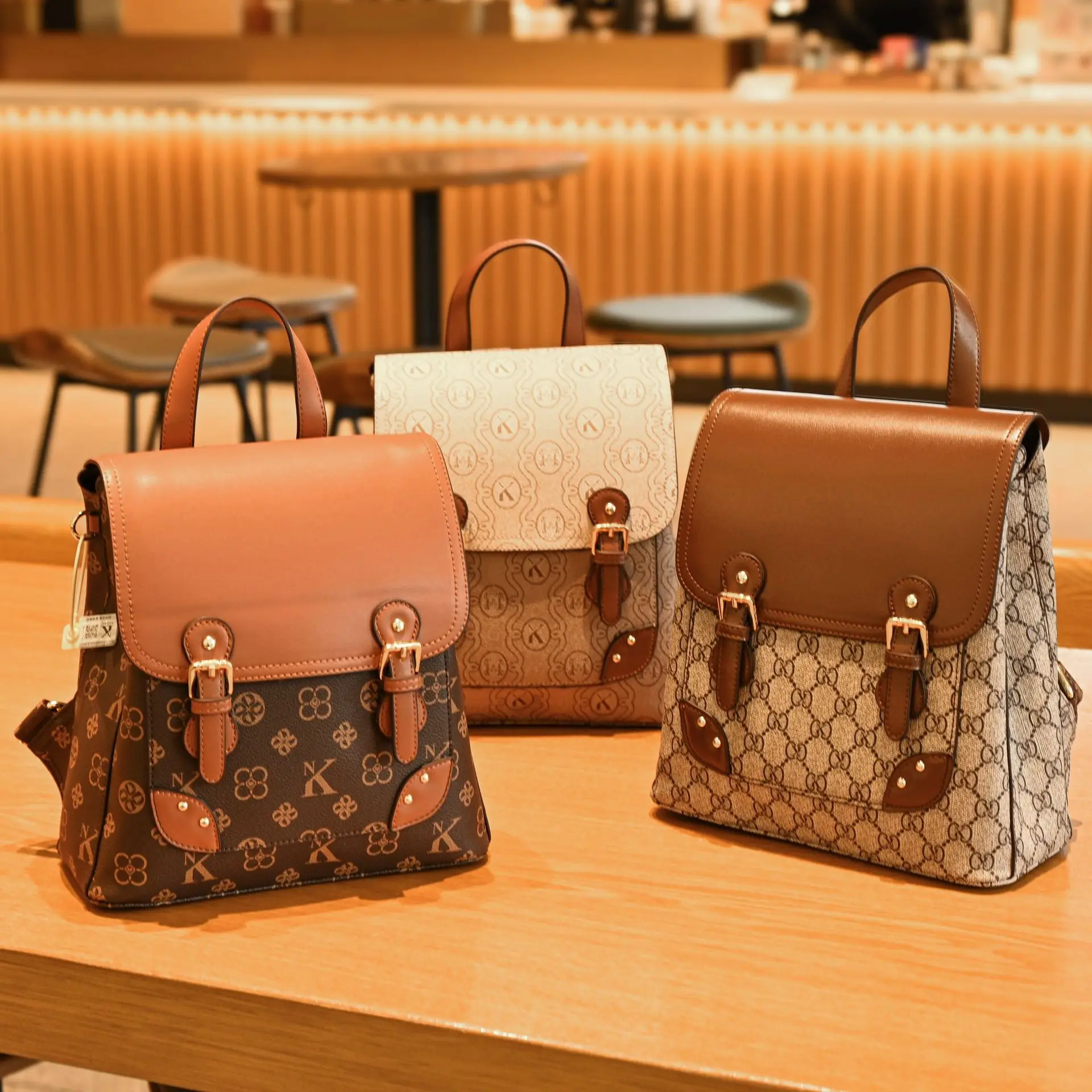 

Genuine Leather Messenger Bag For Women, Fashionable Crossbody-Bag With Shoulder Feature, Elegant Luxury Handbags