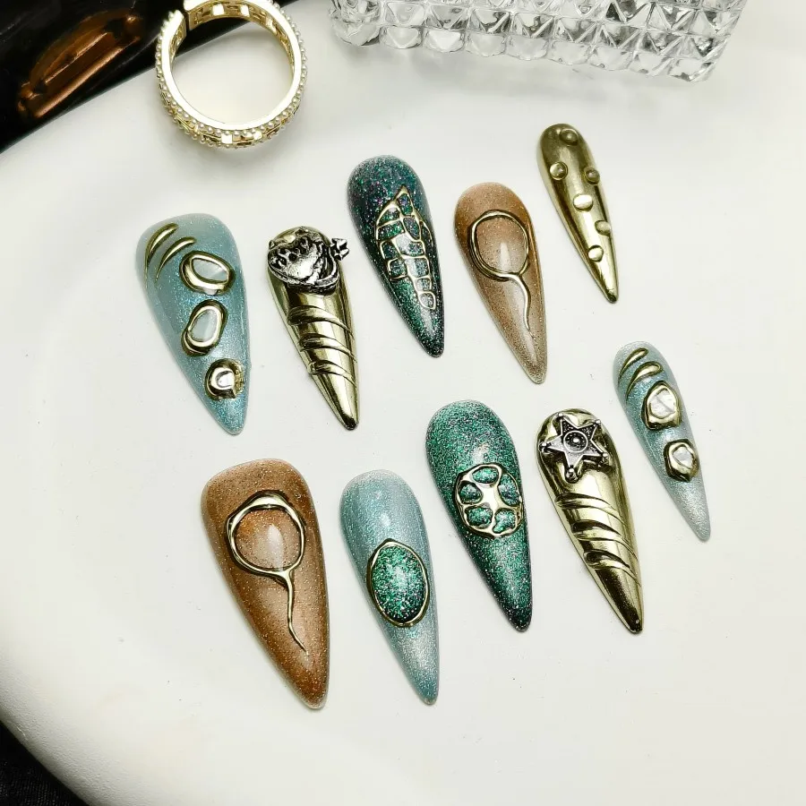 

Handmade pressed fake nails, colorful and noble adhesive fake nails, long pointed styles, simulated artificial nails.