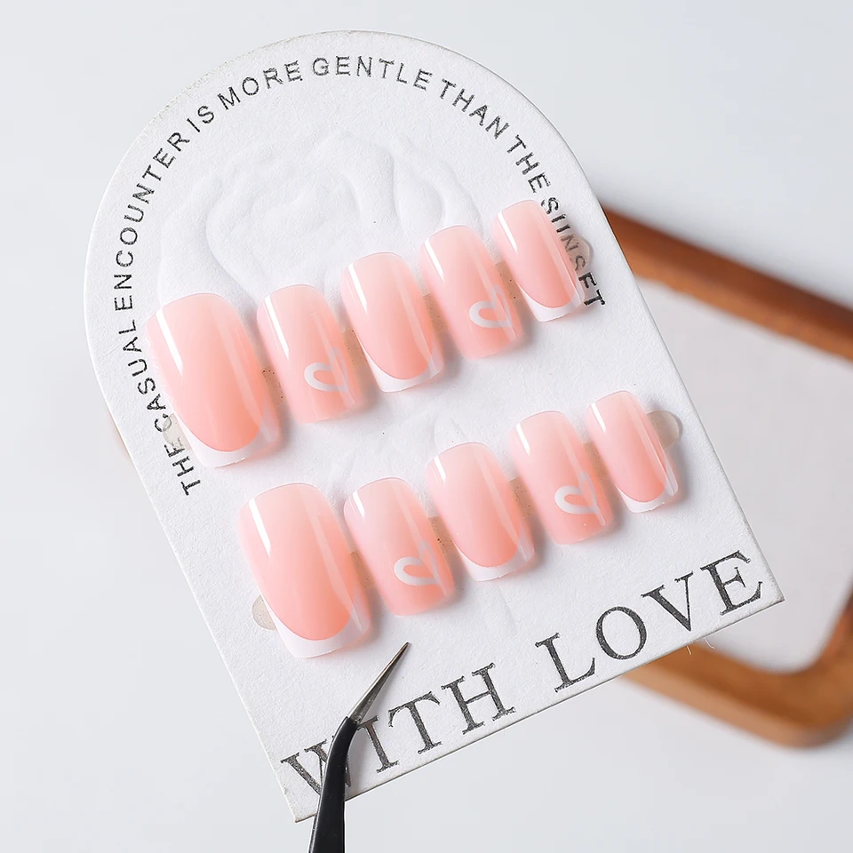 24 piezas de uñas postizas cortas rosas con punta francesa y corazones blancos, set de uñas desmontables, regalo 4