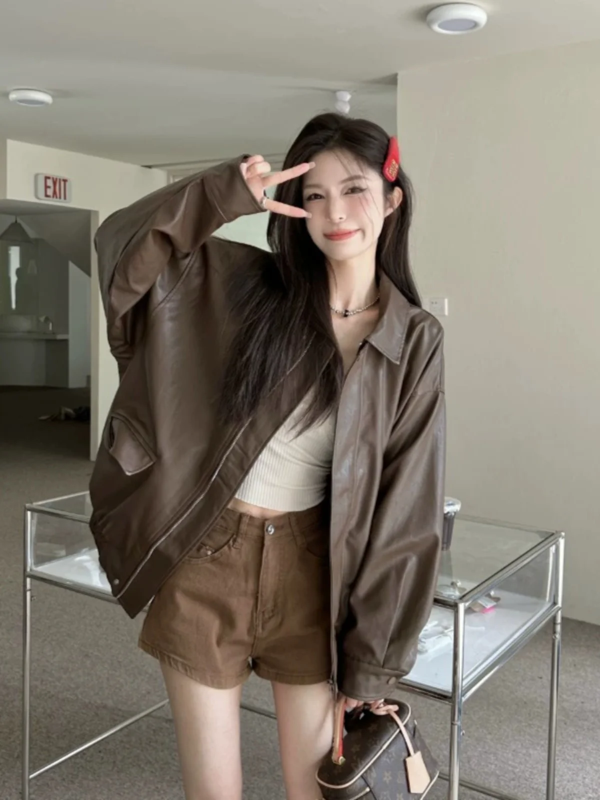 

Ретро кожаная куртка свободного кроя для женщин: стильный повседневный байкерский топ, весна 2026, новый универсальный фасон, верхняя одежда на молнии