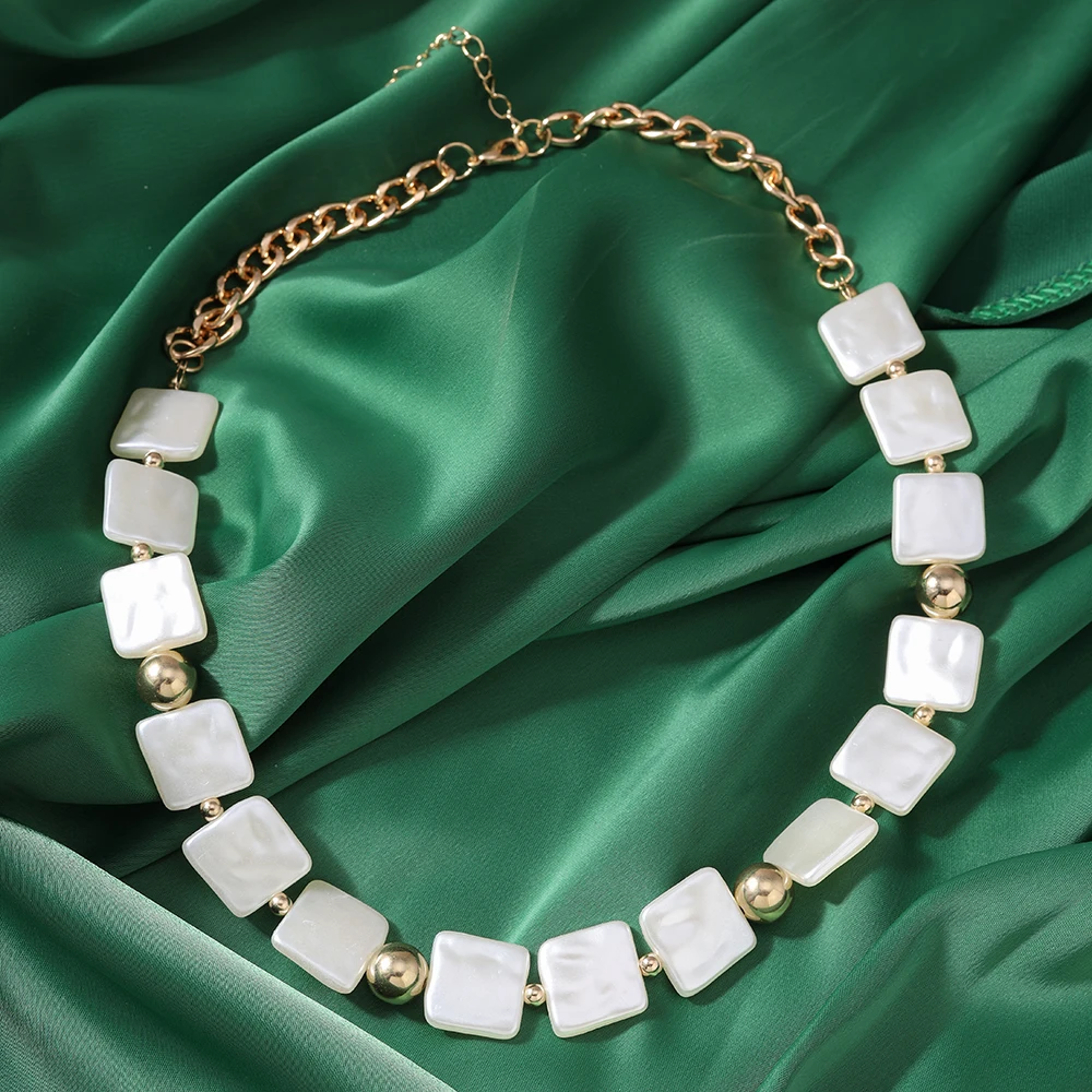 

Aihua Boho Vintage Shell Pendant Necklace For Women Female Fashion Baroque Geometry Natural Conch White Bead Chain Party Jewely