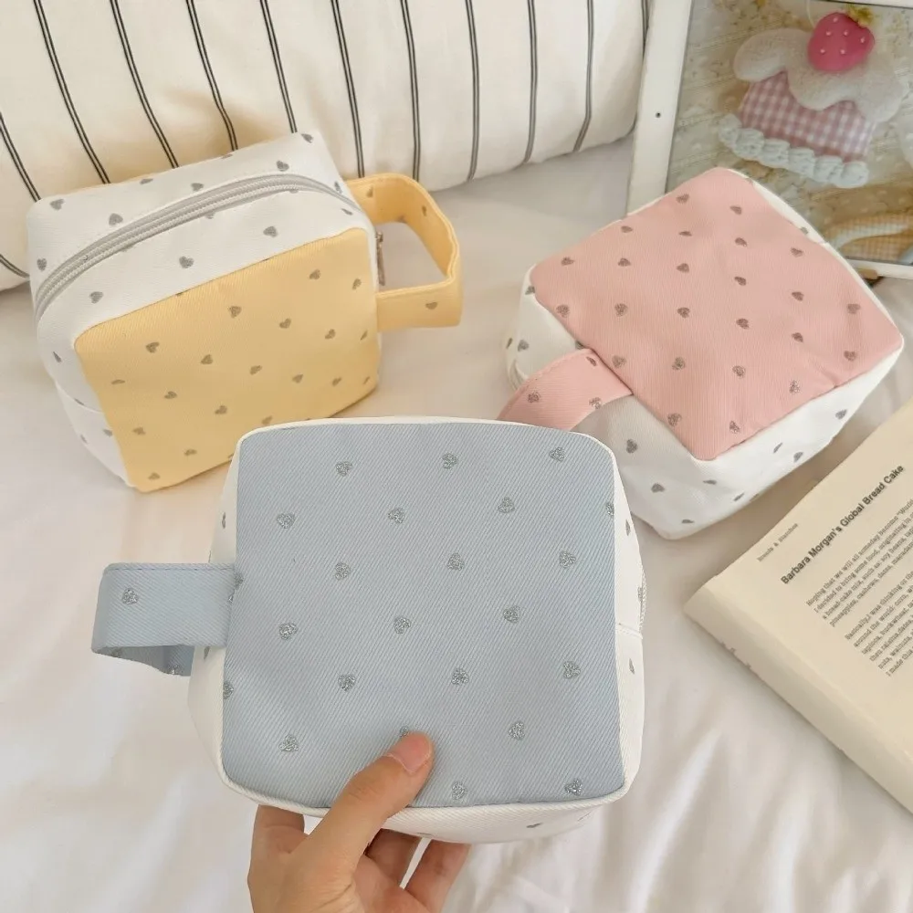 1Pc Korean Heart Print Makeup Bag Square Multi-use Sanitary Pad Bag Portable Mini Storage Pouch Daily Travel Use