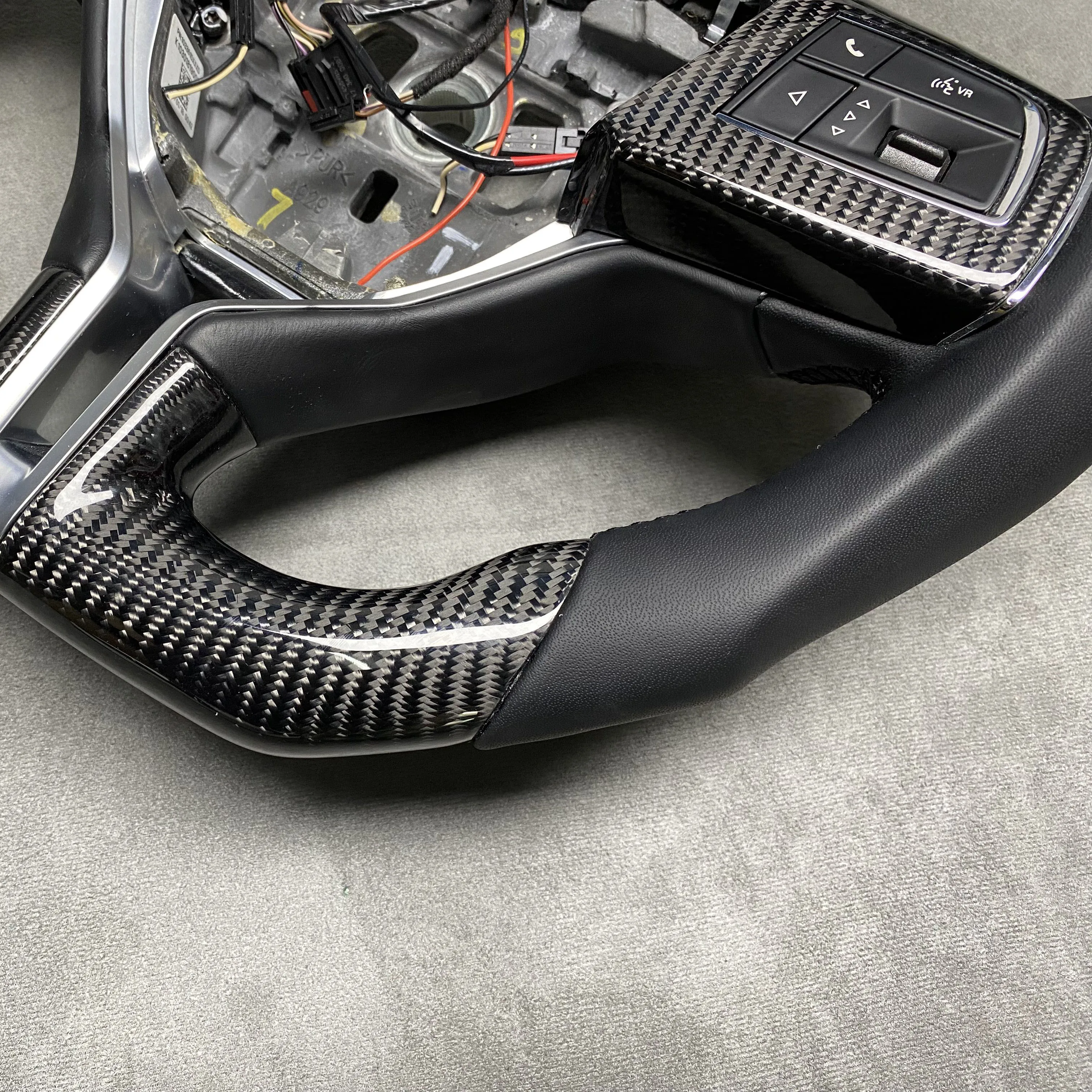 Customized carbon fiber steering wheel for Maserati Ghibli Levante Quattroporte Gran Turismo GranCabrio sports style Alcantara