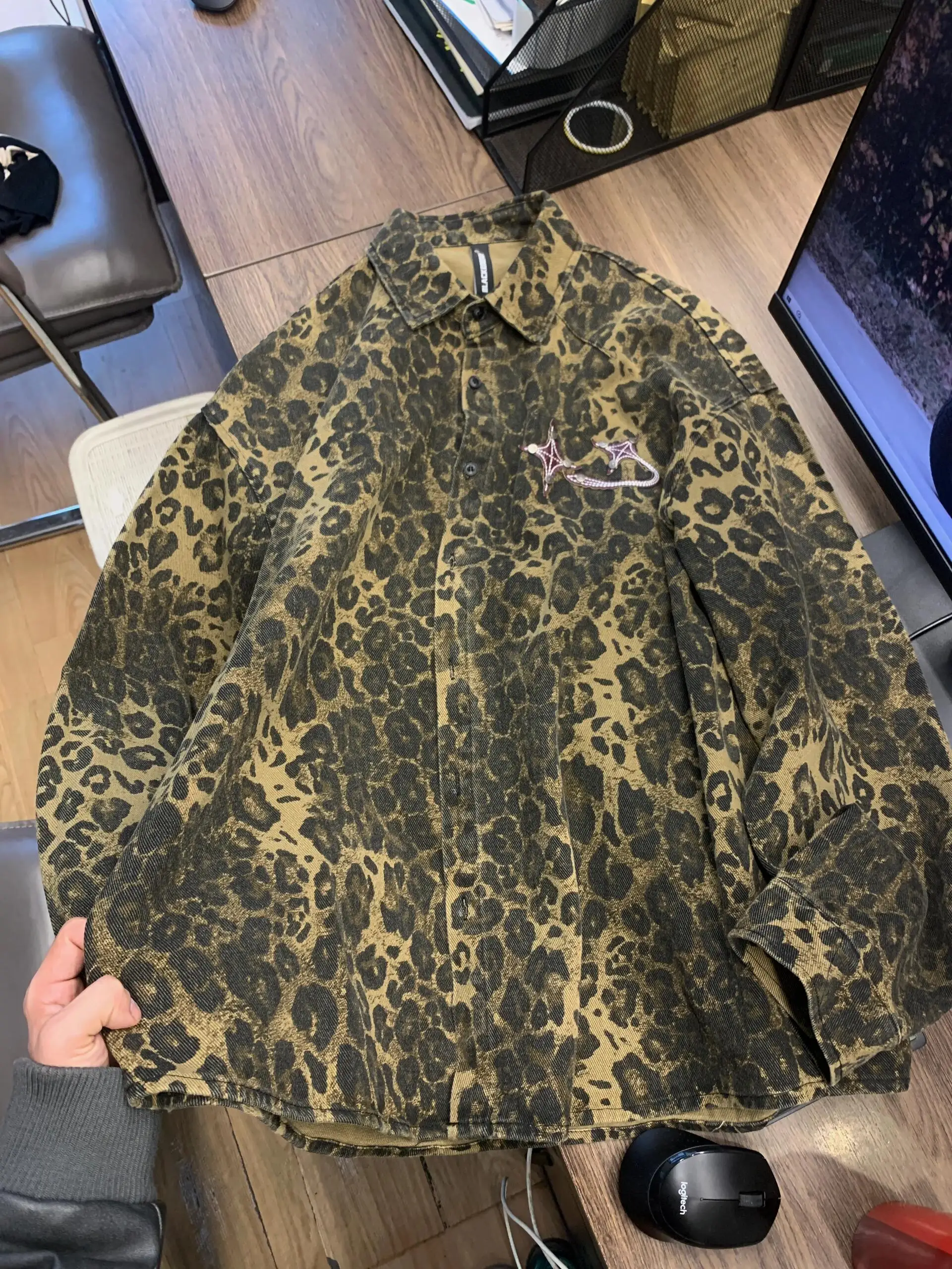 

Мужская повседневная уличная куртка в стиле ретро с леопардовым принтом, свободного кроя, универсальная, для пар