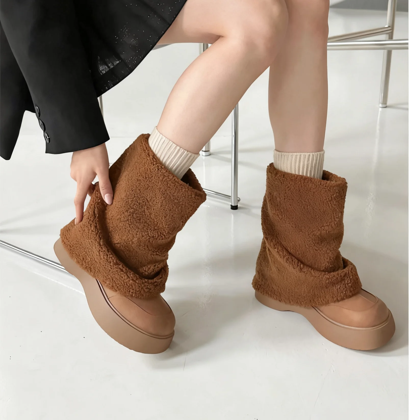 

Round toe thick-soled snow boots with fleece and warm trouser legs short cotton boots stacked woman's platform boots