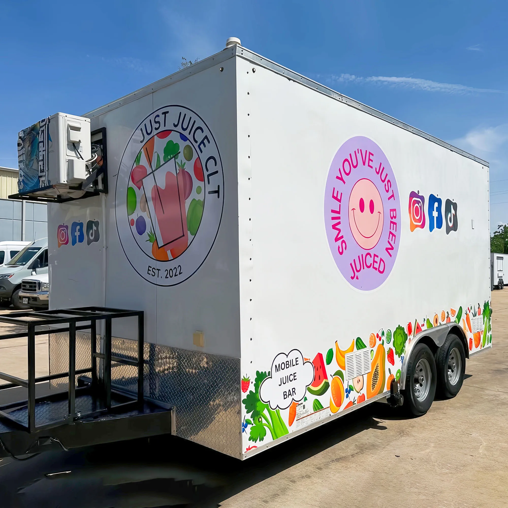 

Food Truck Trailer Full Kitchen Equipment Outdoor Kitchen Mobile Fast Food Shop in Sale