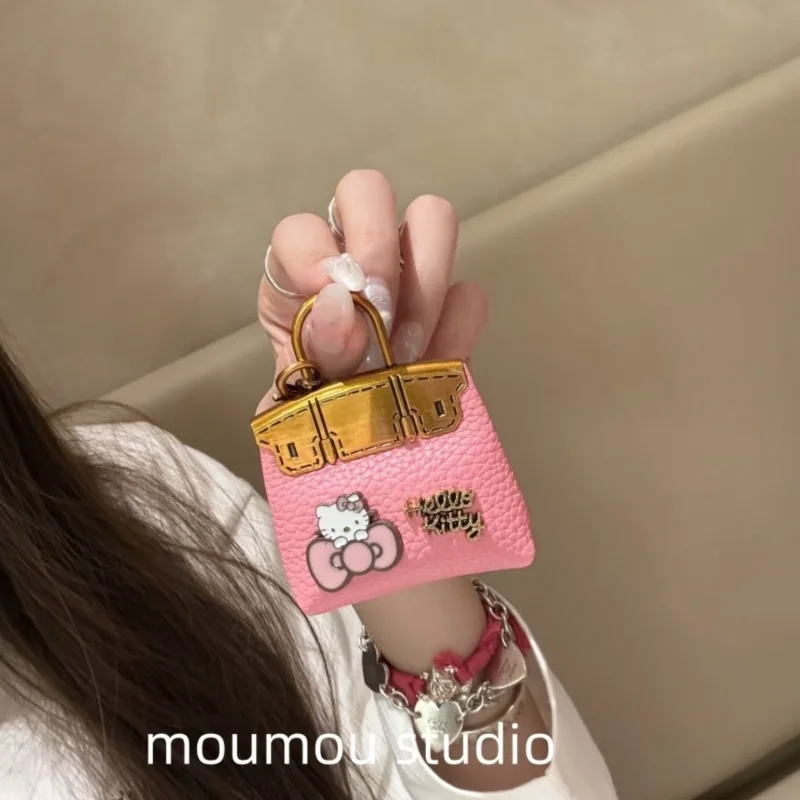 

Original Hot Selling Hello Kitty Mini Small Shell Leather Bag Keychain High Beauty Exquisite Bag Clothing Decoration Pendant
