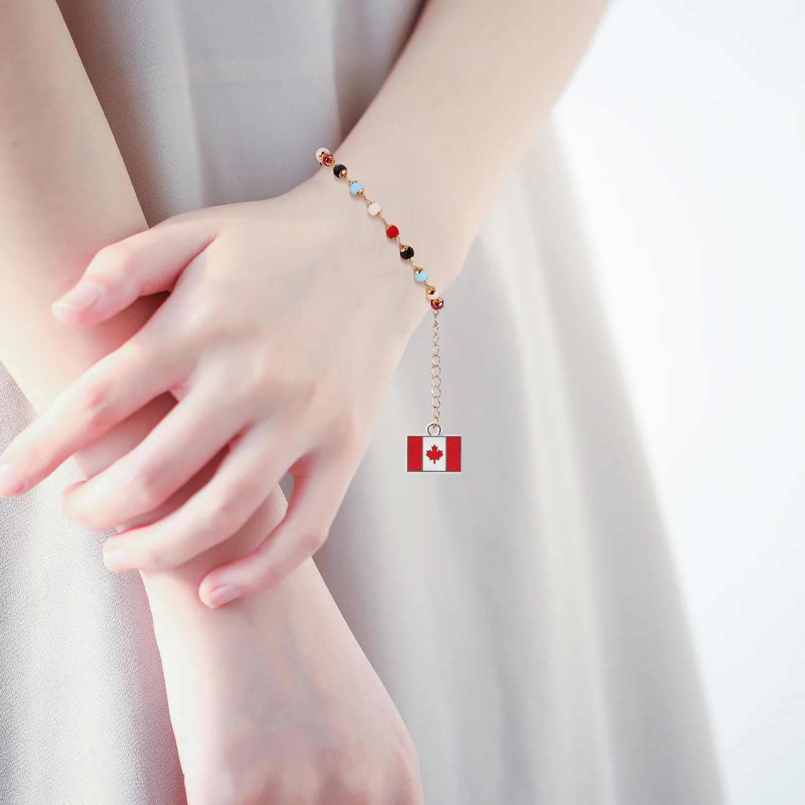 

25Pcs Canadian Flag Pendant Alloy Maple Leaf Charm DIY Bracelet Necklace Key Rings Travel Souvenir Assorted Pendant Charms