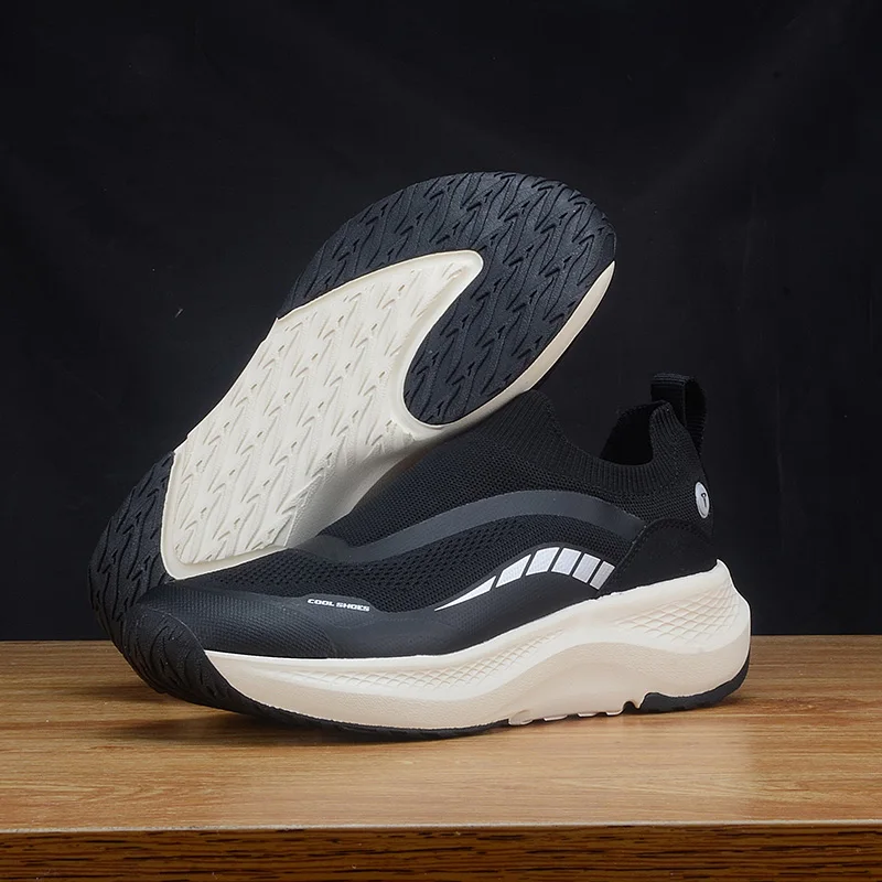 

men's loaferscoupleFashionable casual sports shoes, trend guard, good memories