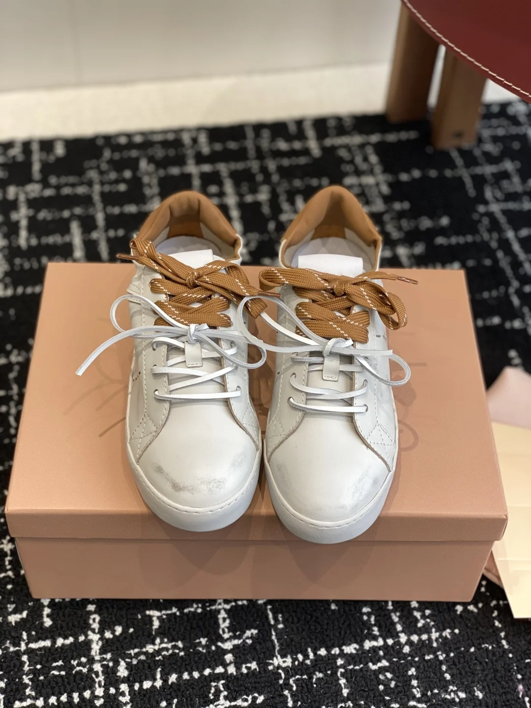 

2025 Comfortable, Stylish, Versatile Thick-Soled Lace-Up Casual Sneakers