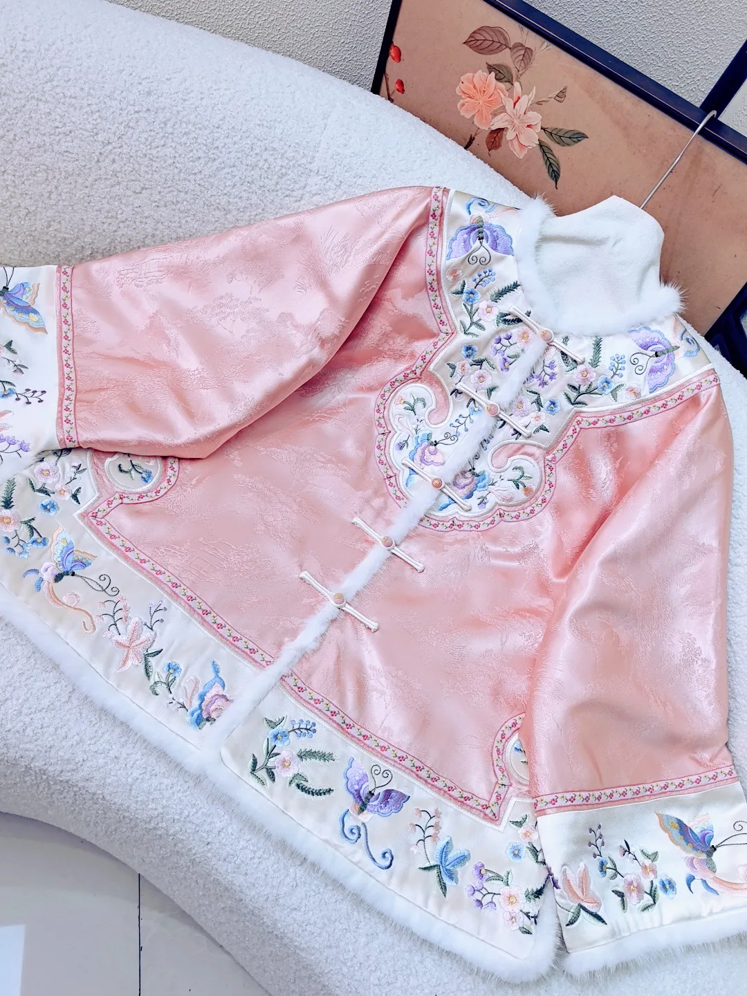 

Высококачественное зимнее теплое пальто, новое женское свободное пальто в китайском стиле с воротником-стойкой из ацетата норки, элегантное пальто с вышивкой и цветами, S-XXL