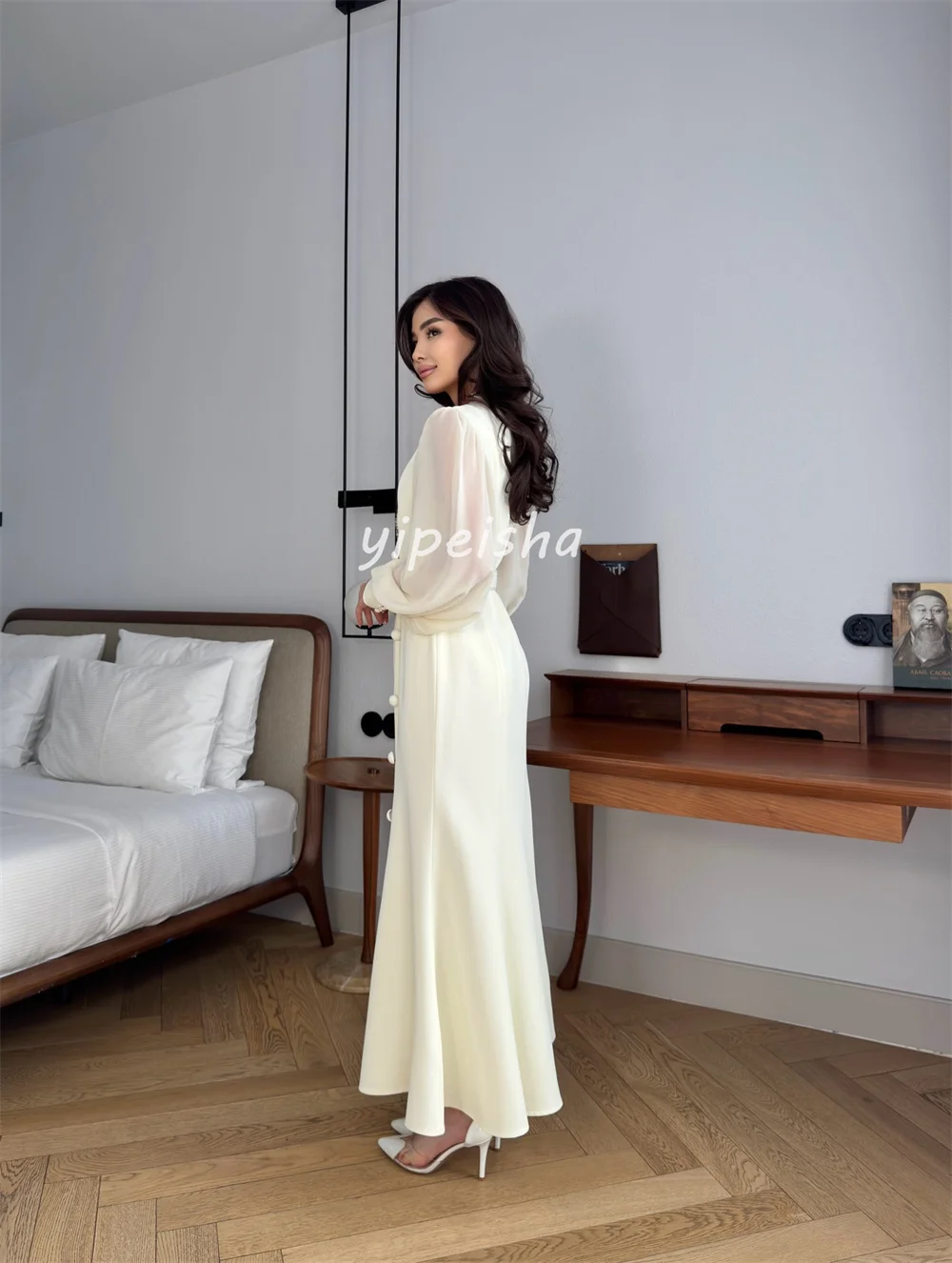 ชุดเดรสทรงเมอร์เมดคอวีประดับกระดุมคริสตัลแบบคลาสสิกสั่งทำพิเศษ คุณภาพสูง สไตล์โมเดิร์น สำหรับงานกลางคืน