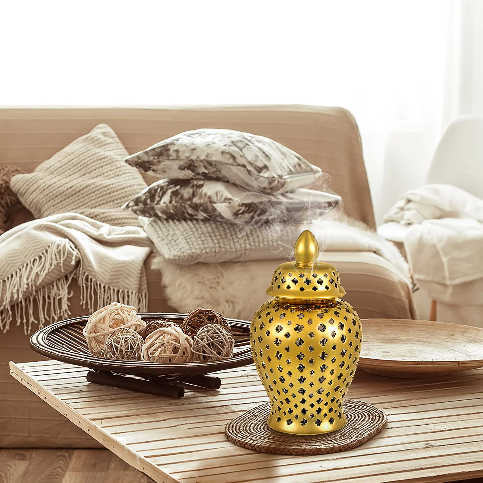 

Ceramic Gold Hollow Out Jar Decorative Flower Vase Home Wedding Garden Ornament Hollow Flower Holder Desktop Arrangement Vase