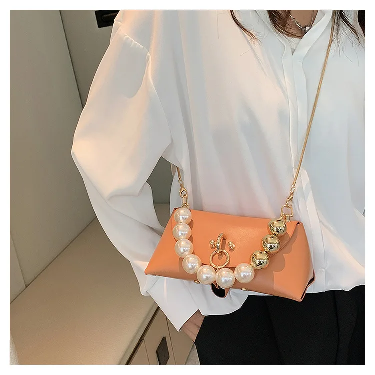 

​​Korean Style Solid Color Pearl Chain Shoulder Bag - Women's Fashionable Simple Large Capacity Armpit Bag​​