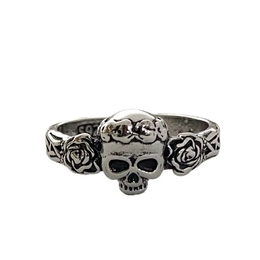 

Подарок на Хэллоуин для него, готический череп с кольцом в виде розы для мужчин, темные эстетические украшения в стиле панк, острый костюм и аксессуар в уличном стиле