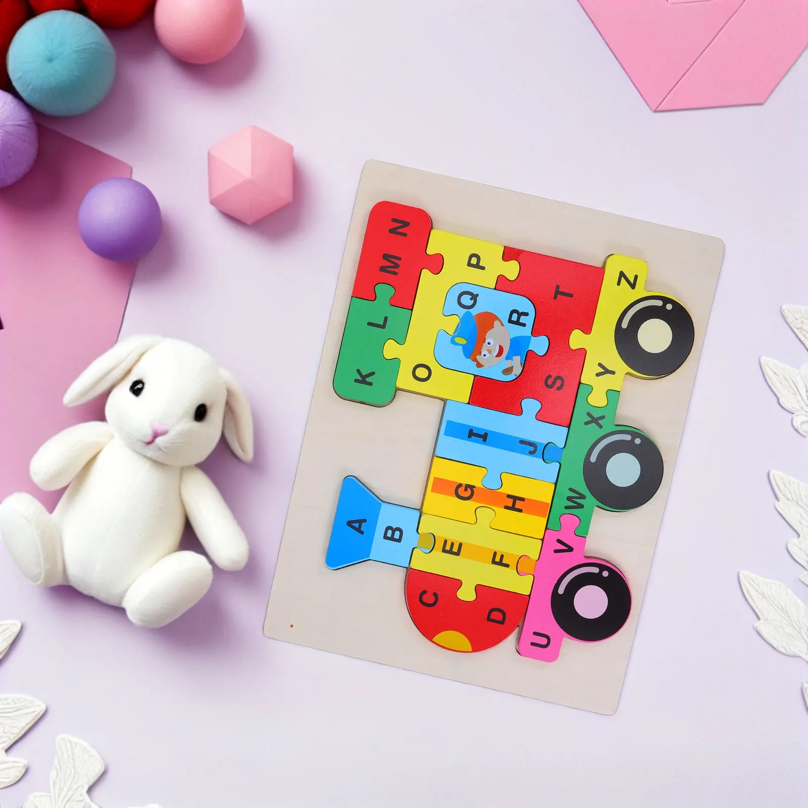 1セットの木製幼児用パズル。早期教育、教室、モンテッソーリ教育、幼稚園でのアルファベット学習、列車をテーマにした学習ボードとして使用できます。