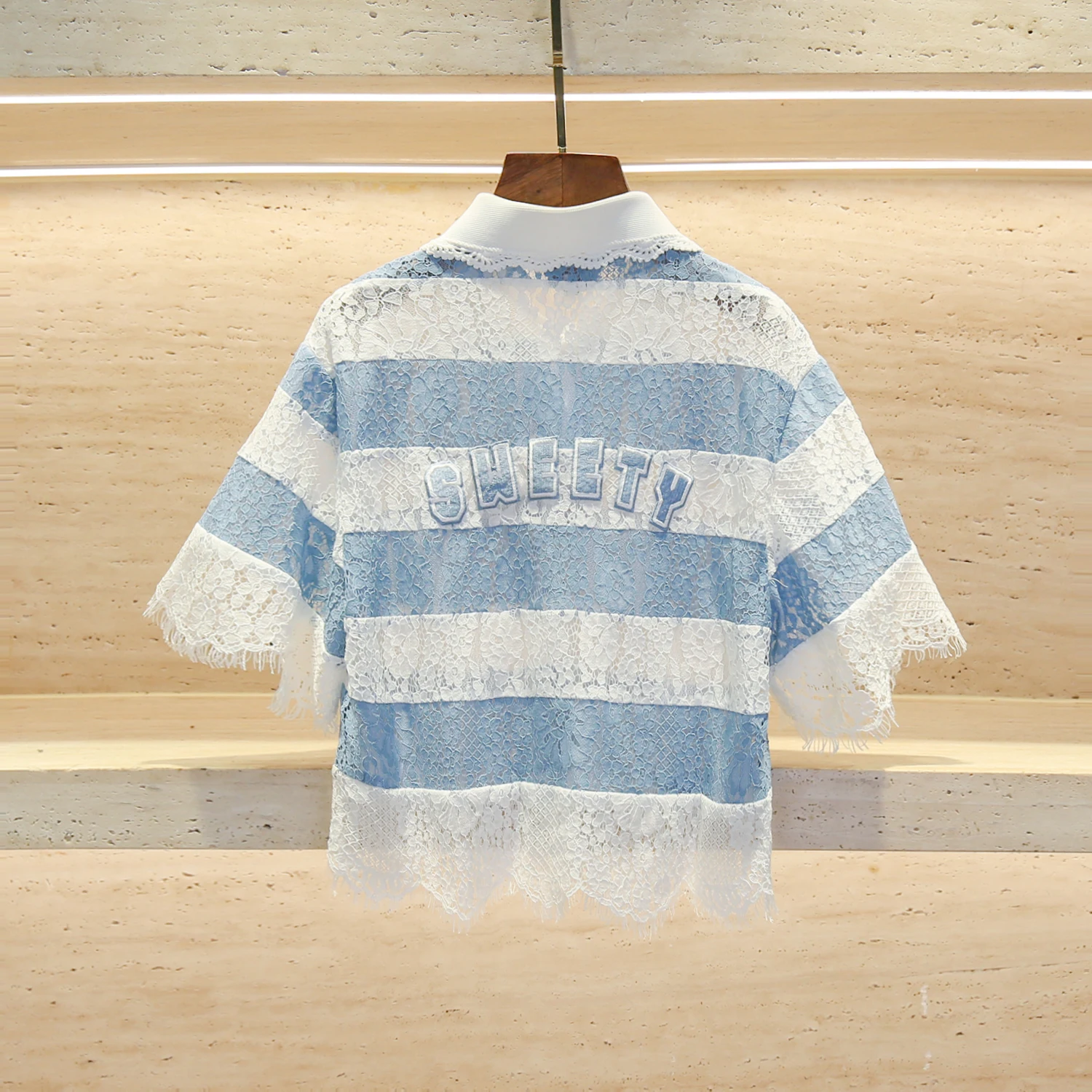 

Fre Sle Lace Hollow out Collar Striped irt Top for Young Women ort Sve Sweet Sle Summer Faion Chinese Brand