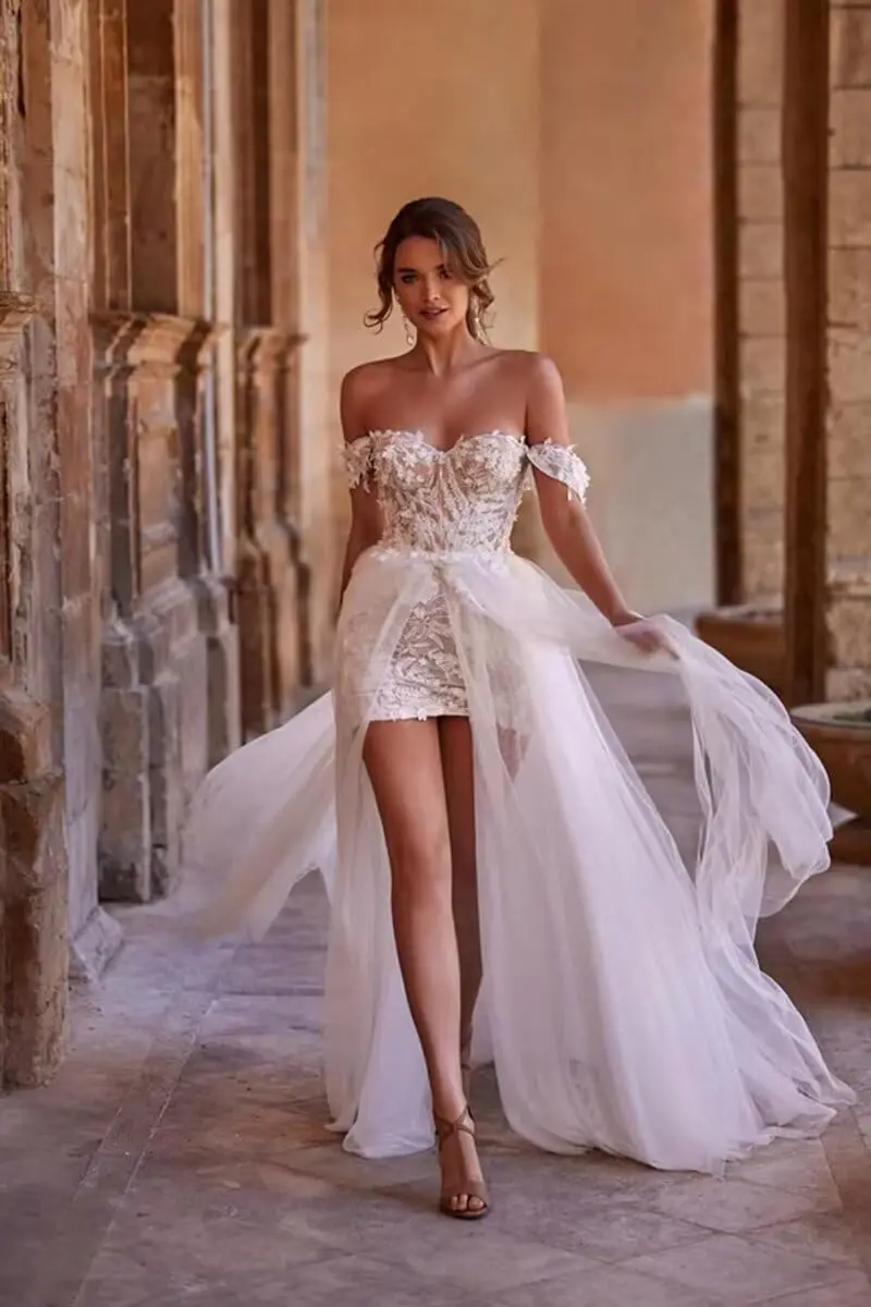 

Lace Applique Wedding Dresses for Bride Short Bridal Dress with Detachable Train Tulle Flowy Prom Dresses for Women