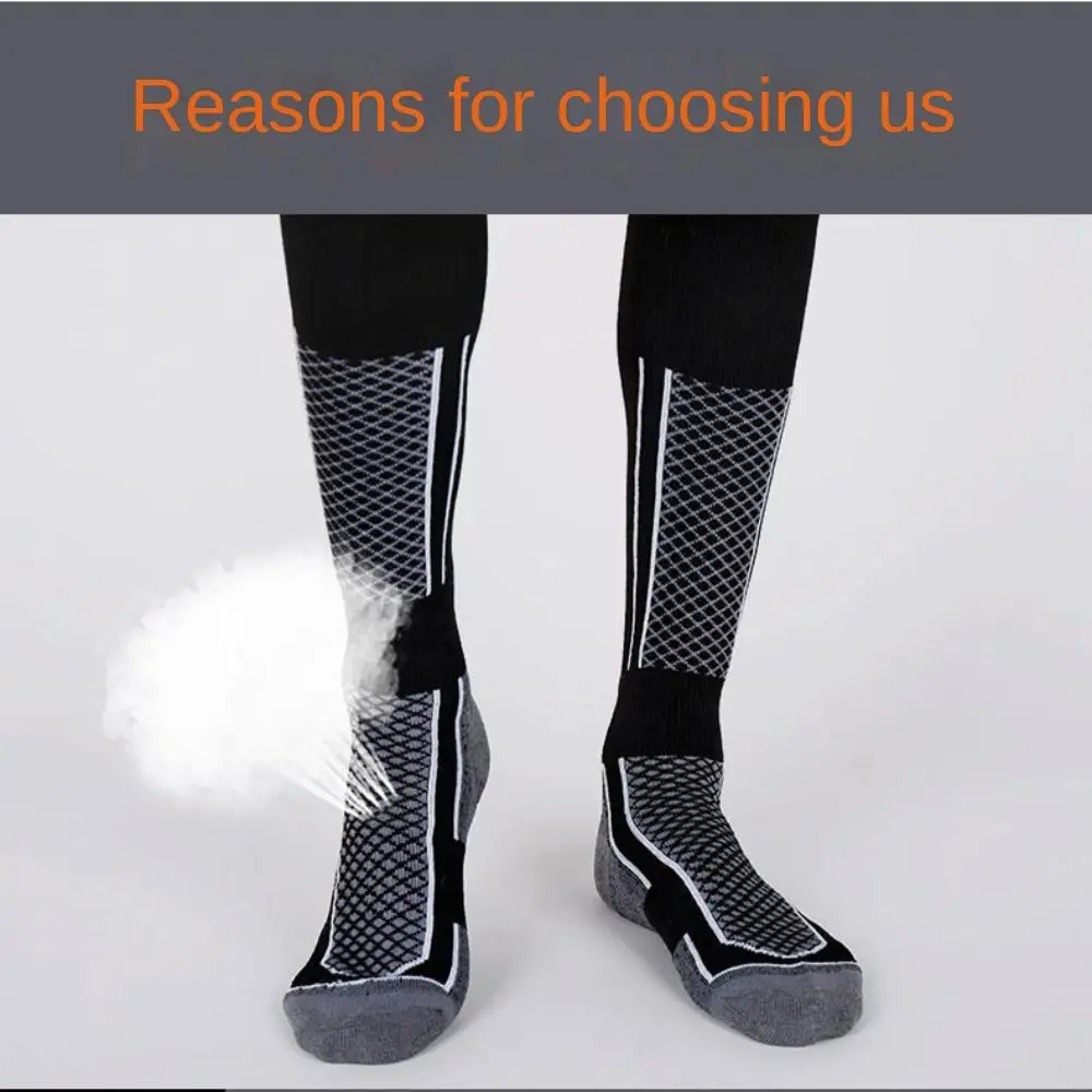 

1 Pair of Fashion Cotton Blend Ski Socks Dehumidification Warm Sports Socks Keep Feet Dry Major High Tube Towel Socks Hiking