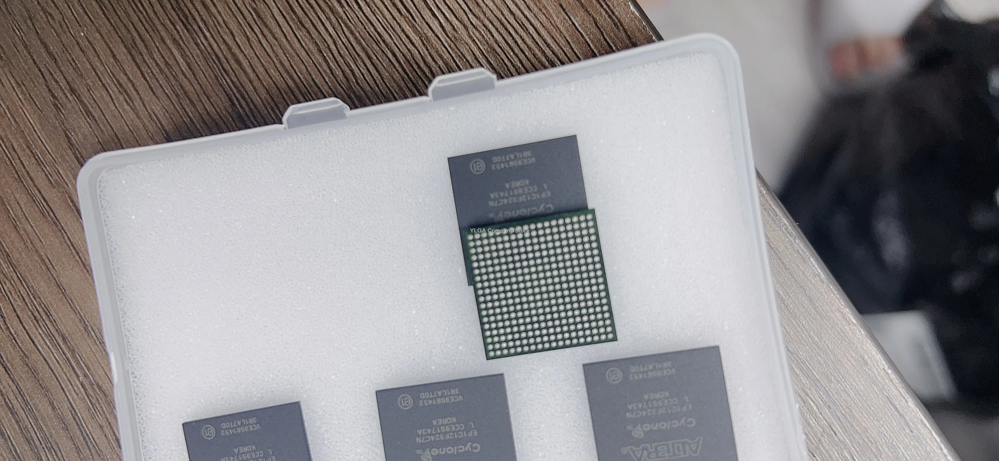 Original stock EP1C12F324C7N packaged FBGA-324 FPGA chip active device  5PCS