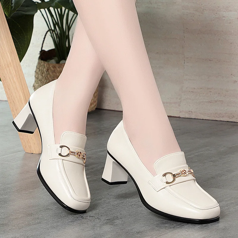 

Comfortable Soft Leather Spring And Autumn Loafers New Versatile Mother Shoes Low Thick Heel Small Leather Shoes Work Shoes