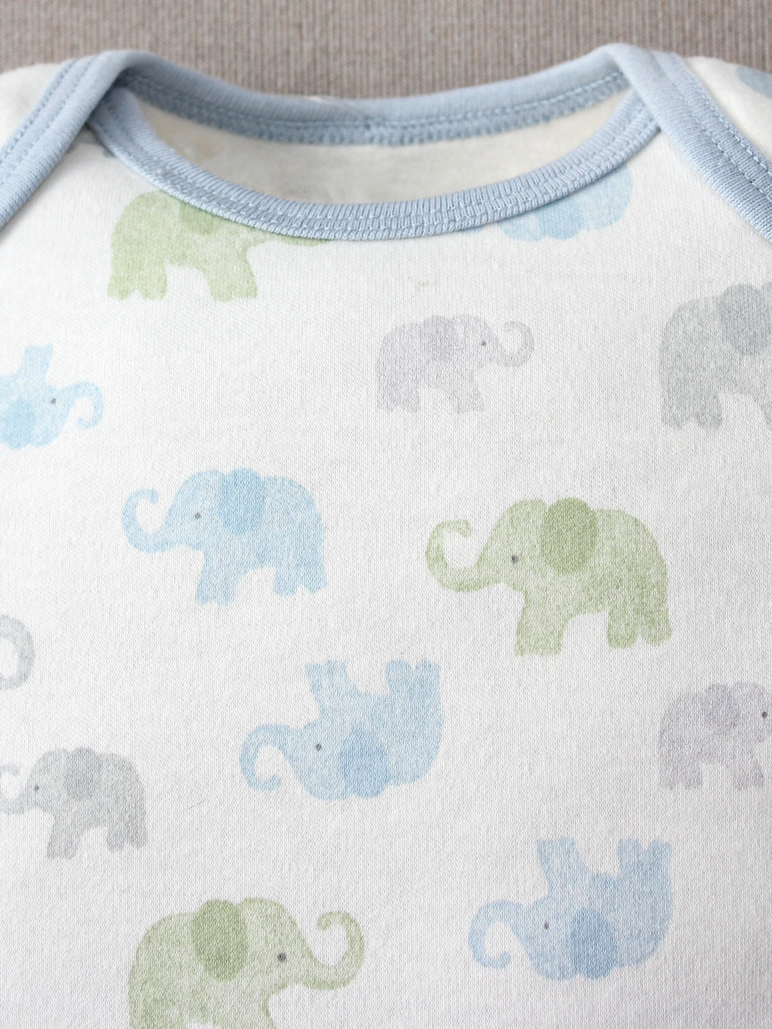 3PCS Summer 0-9 Month Boys\' Bodysuit Cartoon Elephant Pattern Bodysuit and Stripe Pattern Bodysuit Paired Solid Color Bodysuit